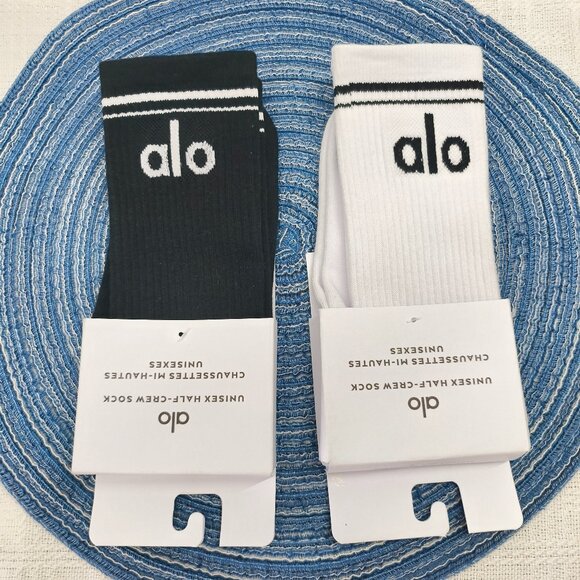 NWT ALO Yoga Socks 2 Pairs - Picture 1 of 6